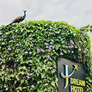 https://airport-j-dream-resort.kandyhotelsnow.com